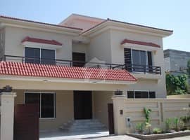 1 Kanal Superb House For Sale