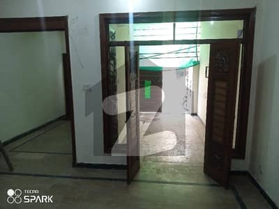 النور گارڈن فیصل آباد میں 3 کمروں کا 4 مرلہ مکان 35 ہزار میں کرایہ پر دستیاب ہے۔