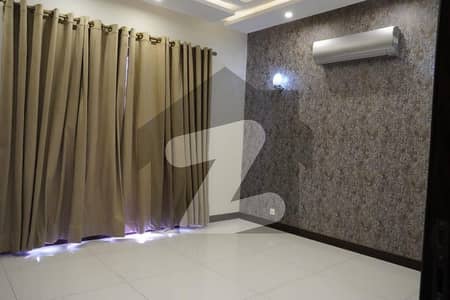 لاریچ کالونی مین کینال بینک روڈ لاہور میں 3 کمروں کا 4 مرلہ مکان 1.35 کروڑ میں برائے فروخت۔