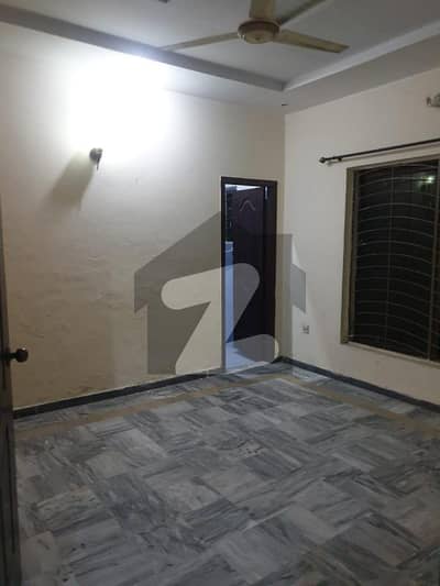 8 Marla Upper Portion On Reasonable Rent In Bahria Town Lahore (i)