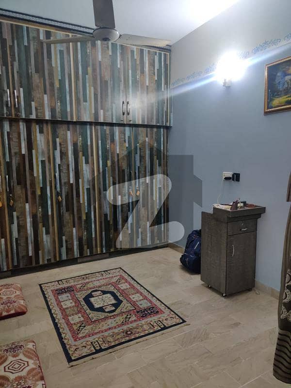 Upper Portion Is Available For Sale In Dastgir Colony