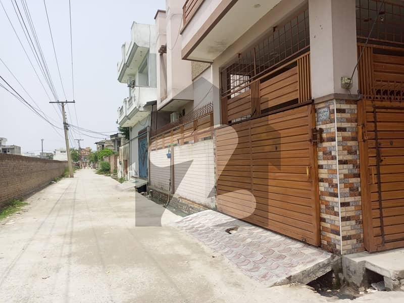 Gulshan Colony 5.5 Marla House Up For sale