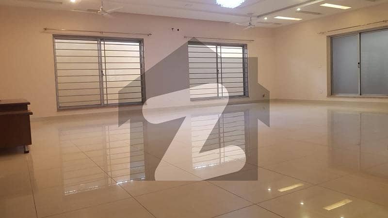 Beautiful 1 Kanal Open Basement Available For Rent Beautiful 1 Kanal Open Basement Available For Rent