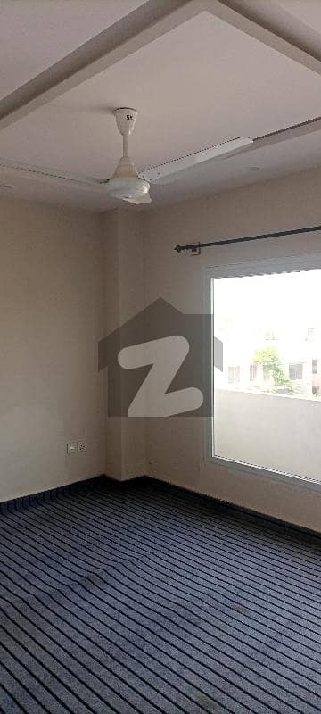 1 Bed Room In Apartment For Rent