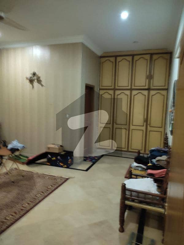 One Kanal 6 Bedroom Double Story House Facing Park