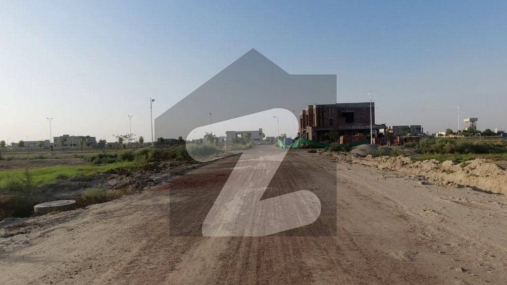 DHA Phase-7, Sector P, 1 Kanal Corner residential plot For Sale