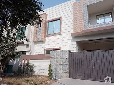 ستارہ ویلی فیصل آباد میں 5 کمروں کا 8 مرلہ مکان 65 ہزار میں کرایہ پر دستیاب ہے۔