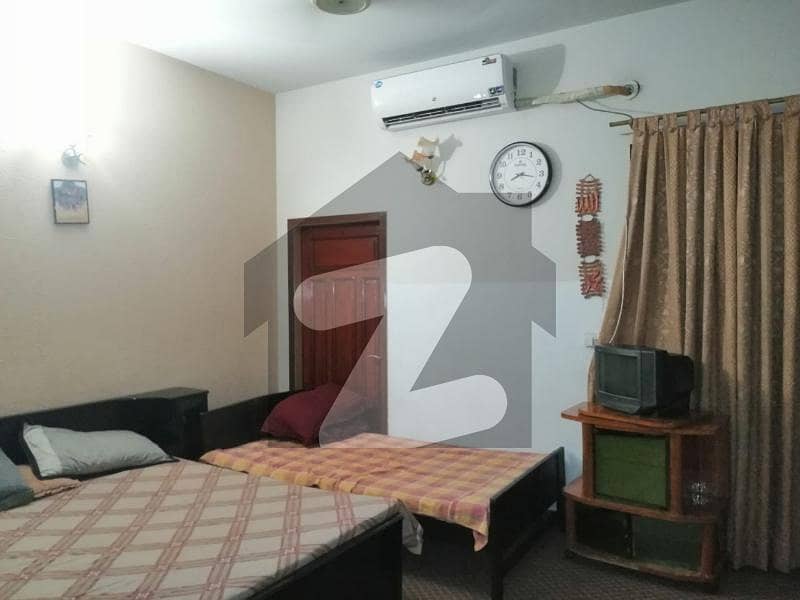 مرغزار آفیسرز کالونی ۔ بلاک ڈی مرغزار آفیسرز کالونی لاہور میں 5 کمروں کا 5 مرلہ مکان 1.5 کروڑ میں برائے فروخت۔