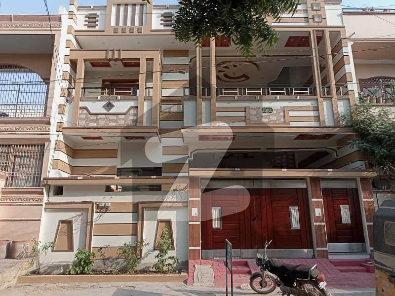 گلشنِ معمار - سیکٹر زیڈ گلشنِ معمار گداپ ٹاؤن کراچی میں 6 کمروں کا 8 مرلہ مکان 3.5 کروڑ میں برائے فروخت۔