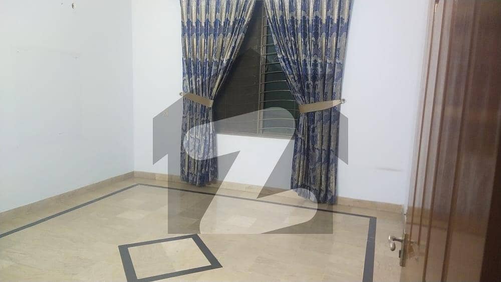 On Excellent Location 1 Kanal Upper Portion For rent In Revenue Society - Block B