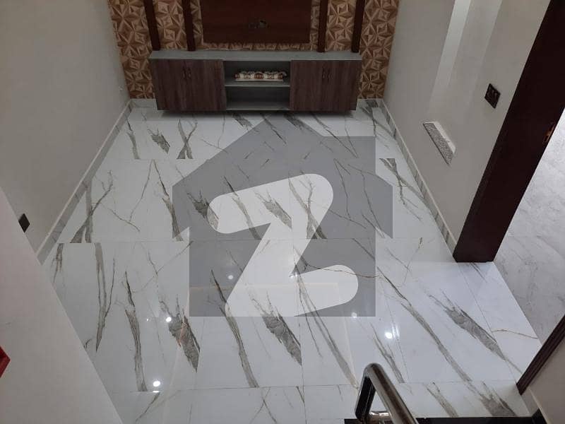 ڈی ایچ اے فیز 6 ڈیفنس (ڈی ایچ اے) لاہور میں 3 کمروں کا 7 مرلہ مکان 1.3 لاکھ میں کرایہ پر دستیاب ہے۔
