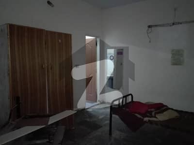 گارڈن ٹاؤن - اتاترک بلاک گارڈن ٹاؤن لاہور میں 3 کمروں کا 6 مرلہ مکان 2.2 کروڑ میں برائے فروخت۔