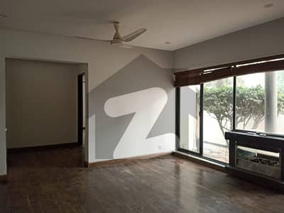 22 MARLA BEAUTIFUL CORNER FULL INDEPENDENT HOUSE FOR RENT IN DHA PHASE 5