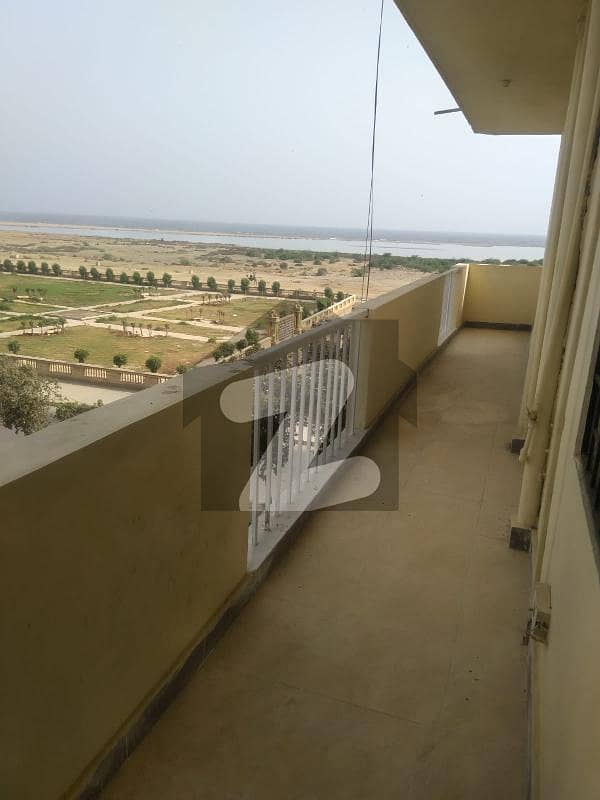 کلفٹن ۔ بلاک 3 کلفٹن کراچی میں 3 کمروں کا 8 مرلہ فلیٹ 2 کروڑ میں برائے فروخت۔