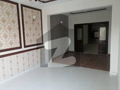 نشیمنِ اقبال فیز 2 نشیمنِ اقبال لاہور میں 5 کمروں کا 10 مرلہ مکان 95 ہزار میں کرایہ پر دستیاب ہے۔