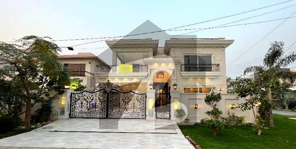 1 KANAL LUXURIOUS CORNER SPANISH BUNGALOW AVAILABLE FOR SALE IN STATE LIFE SOCIETY PH-1