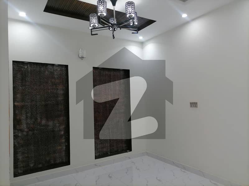 فارمانئیٹس ہاؤسنگ سکیم لاہور میں 3 کمروں کا 5 مرلہ مکان 1.6 کروڑ میں برائے فروخت۔