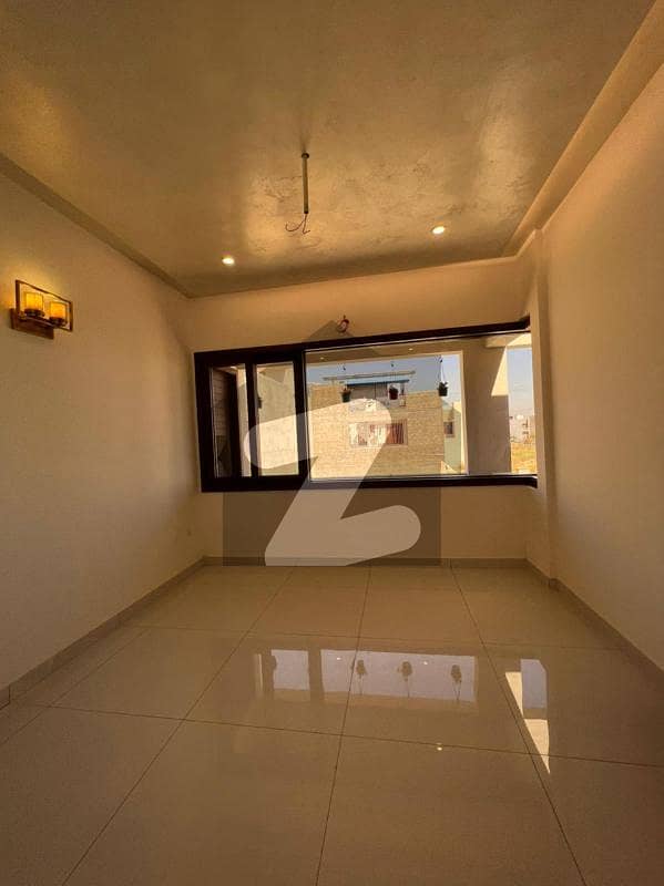 300 Yard Bungalow For Commercial Use In Clifton Karachi