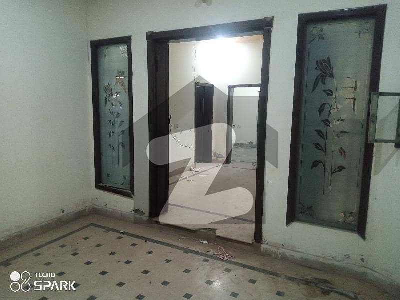 النور گارڈن فیصل آباد میں 3 کمروں کا 7 مرلہ مکان 1.4 کروڑ میں برائے فروخت۔