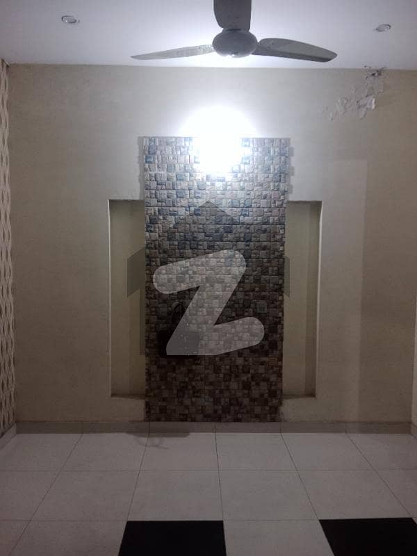 الرحمان گارڈن فیز 2 الرحمان گارڈن لاہور میں 2 کمروں کا 6 مرلہ مکان 25 ہزار میں کرایہ پر دستیاب ہے۔