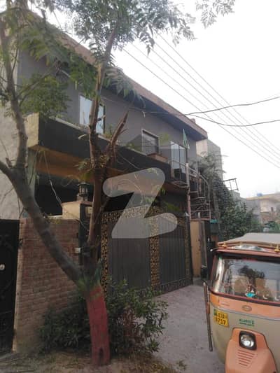 ایلیٹ ٹاؤن ۔ بلاک سی ایلیٹ ٹاؤن لاہور میں 4 کمروں کا 10 مرلہ مکان 1.1 کروڑ میں برائے فروخت۔