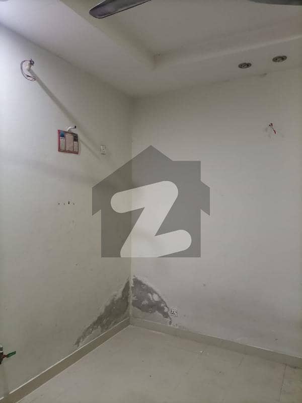 Walayat Complex Two Bedroom Flat 700 Sq. ft For Sale Dem 50 Lac