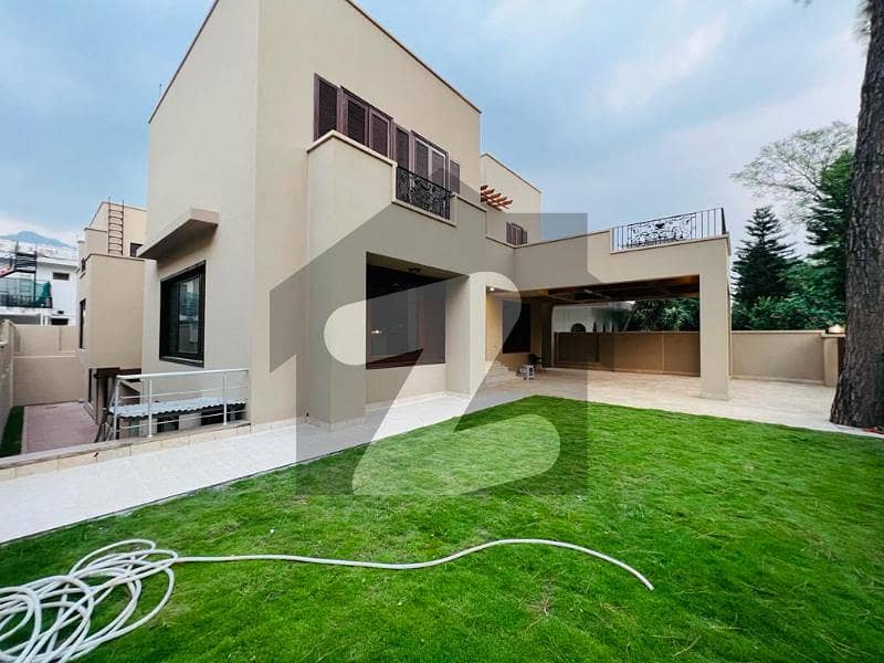 Brand New 7 Bedroom House On Prime Location Available. Brand New 7 Bedroom House On Prime Location Available.