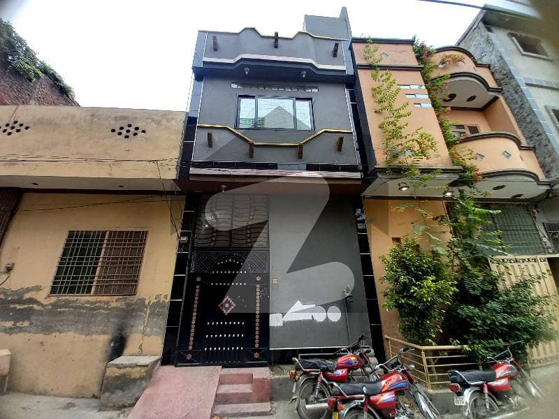 مُعیز ٹاؤن ہربنس پورہ لاہور میں 3 کمروں کا 2 مرلہ مکان 58 لاکھ میں برائے فروخت۔