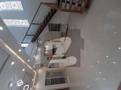 ایڈن ایگزیکیٹو ایڈن گارڈنز فیصل آباد میں 4 کمروں کا 7 مرلہ مکان 2.9 کروڑ میں برائے فروخت۔
