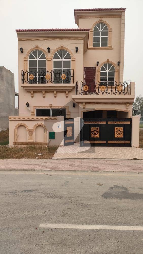 بحریہ آرچرڈ فیز 2 بحریہ آرچرڈ لاہور میں 3 کمروں کا 5 مرلہ مکان 1.65 کروڑ میں برائے فروخت۔
