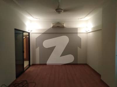 کلفٹن ۔ بلاک 2 کلفٹن کراچی میں 5 کمروں کا 16 مرلہ فلیٹ 1.5 لاکھ میں کرایہ پر دستیاب ہے۔