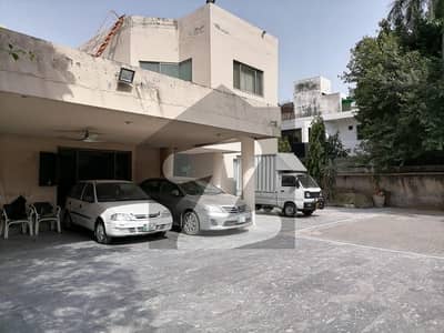 House In Gulberg 2 - Block T Sized 3 Kanal Is Available