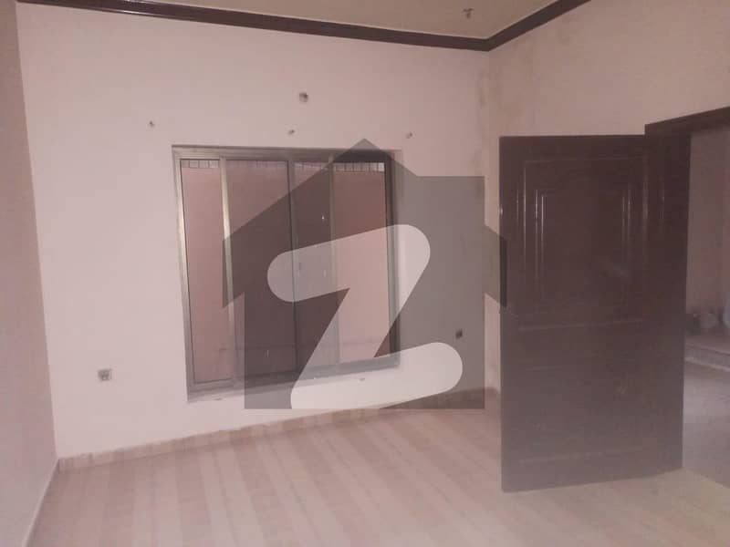 Upper Portion Of 1238 Square Feet Is Available For Rent In Satiana Road