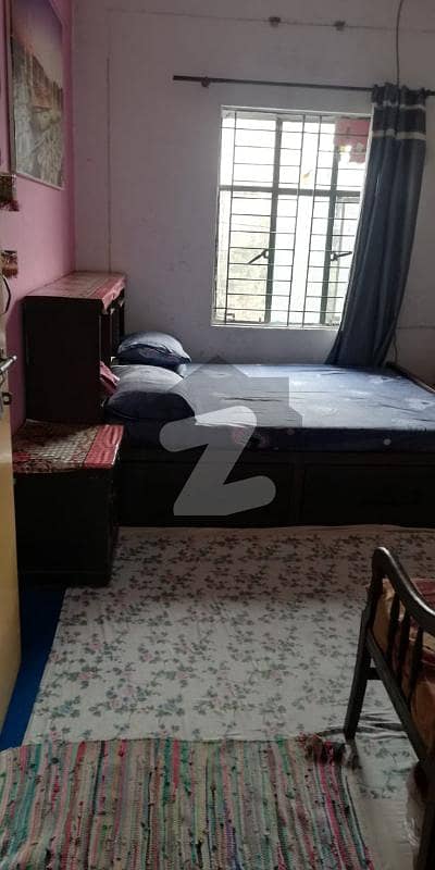 لیبر کالونی - بلاک اے لیبر کالونی لاہور میں 2 کمروں کا 5 مرلہ فلیٹ 26 لاکھ میں برائے فروخت۔