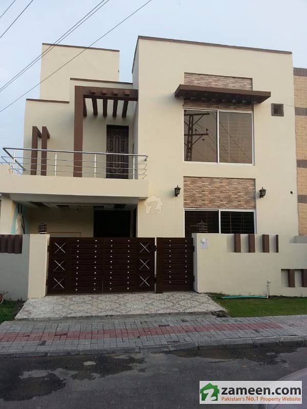 5 Marla Brand New House For Sale In Bahria Town - Safari Villas
