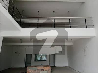 Raya 8 Marla Commercial Building Available For Rent