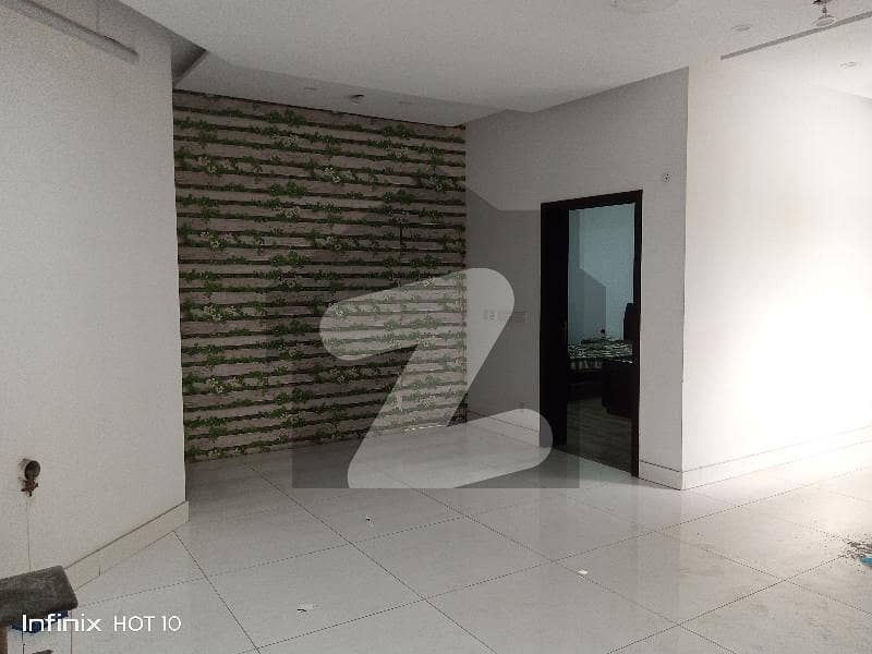 Kanal Beautiful Semi Furnished Upper Portion for Rent. Dha