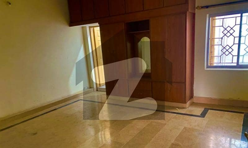 صادق آباد راولپنڈی میں 4 کمروں کا 5 مرلہ مکان 1.55 کروڑ میں برائے فروخت۔