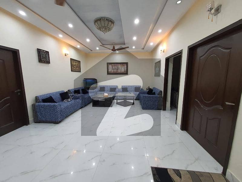 فیصل ٹاؤن ۔ بلاک سی فیصل ٹاؤن لاہور میں 4 کمروں کا 10 مرلہ مکان 3.5 کروڑ میں برائے فروخت۔