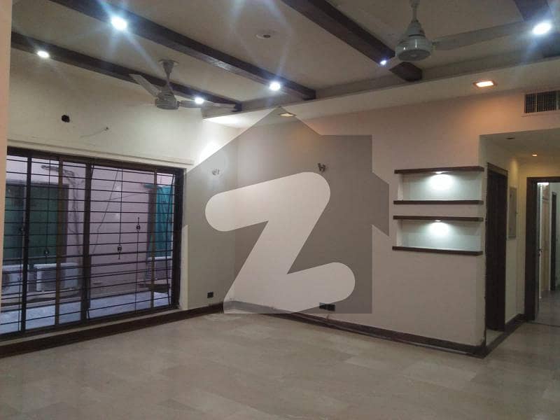 Kanal Independent Upper Portion For Rent In Dha Phase 4 Ee