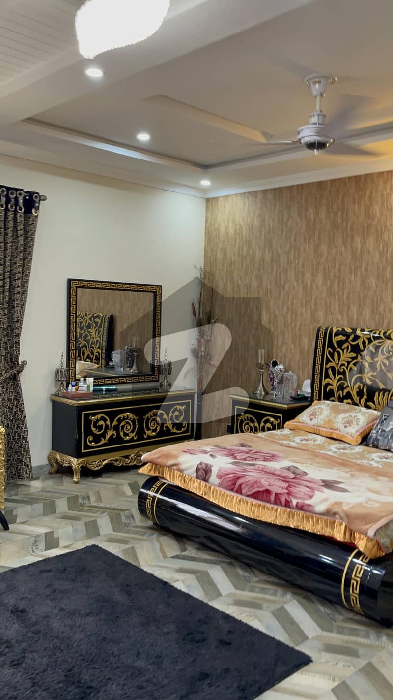 ماڈل ٹاؤن ۔ بلاک ڈی ماڈل ٹاؤن لاہور میں 7 کمروں کا 1 کنال مکان 13 کروڑ میں برائے فروخت۔