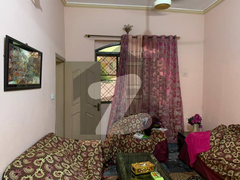 مرغزار آفیسرز کالونی لاہور میں 2 کمروں کا 10 مرلہ مکان 1.88 کروڑ میں برائے فروخت۔
