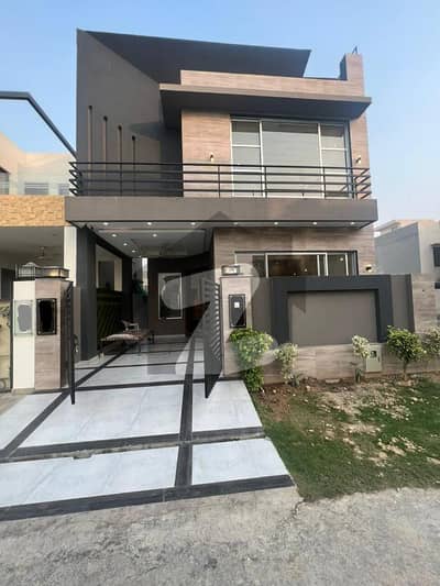 5 Marla Brand New House Like A Luxury At Hot Location