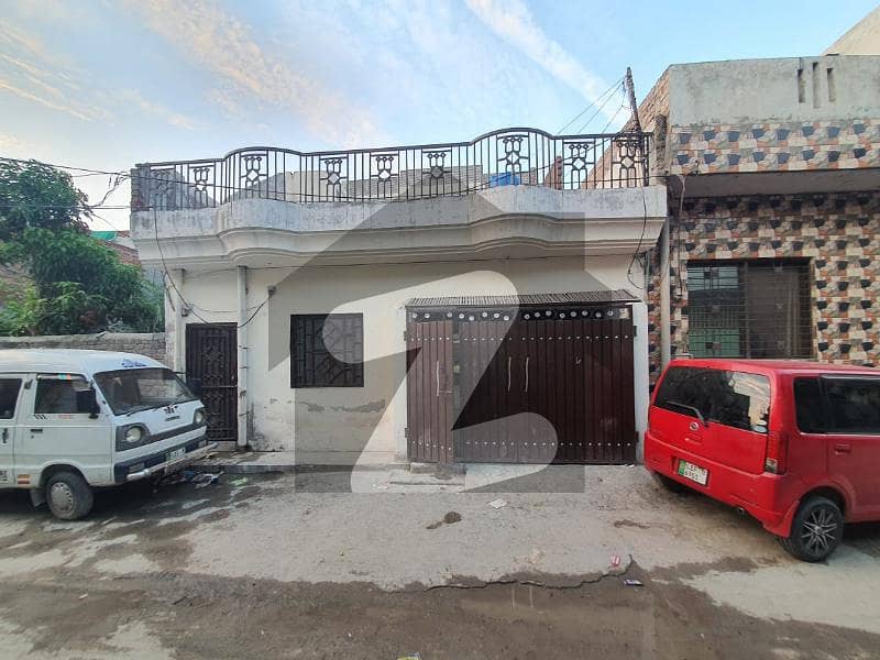 اعوان مارکیٹ فیروزپور روڈ لاہور میں 4 کمروں کا 5 مرلہ مکان 85 لاکھ میں برائے فروخت۔