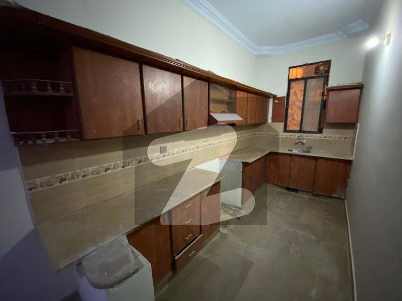 3 Bed DD Second Floor Portion Gulshan-e-Iqbal Iqbal Block 3