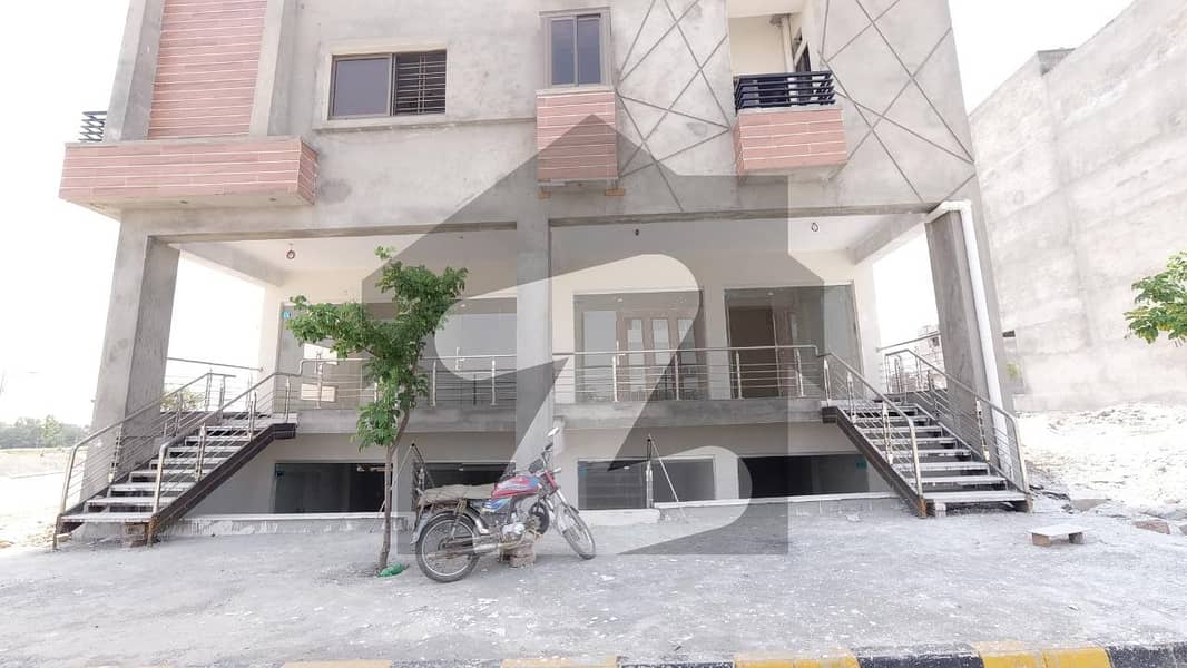 800 Sq 02 Bedrooms Flat For Sale