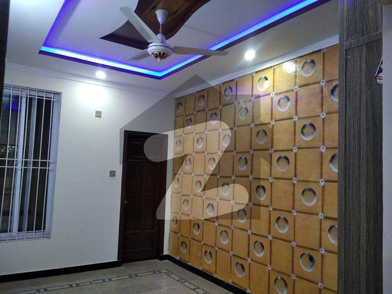 صدر راولپنڈی میں 6 کمروں کا 19 مرلہ مکان 7.5 کروڑ میں برائے فروخت۔