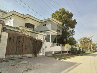 20 Marla House available for sale in New Model Town, New Model Town