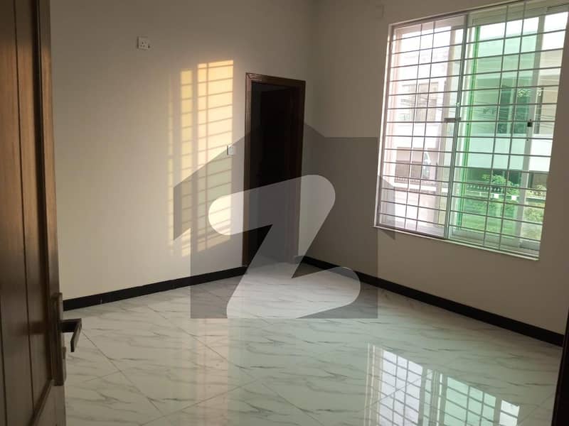ولائیت ہومز راولپنڈی میں 10 مرلہ مکان 2.8 کروڑ میں برائے فروخت۔