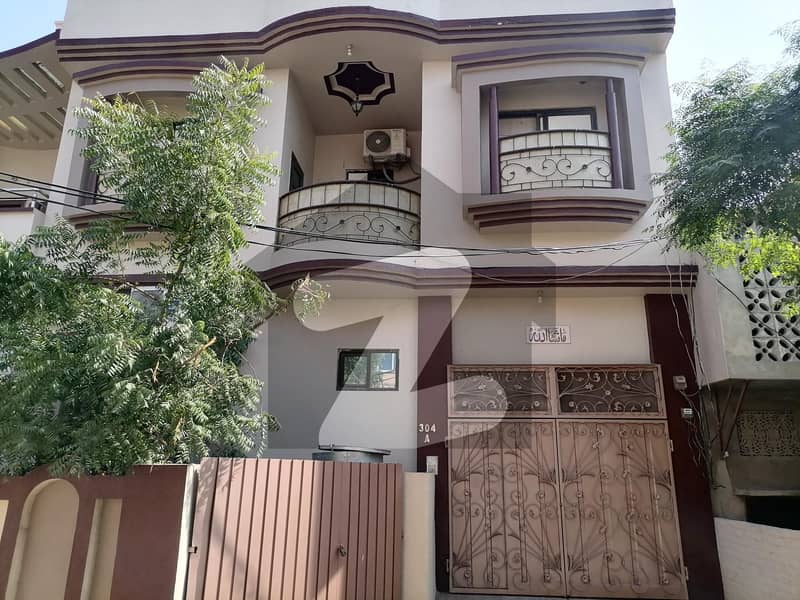 سمن آباد فیصل آباد میں 3 کمروں کا 4 مرلہ مکان 1.8 کروڑ میں برائے فروخت۔